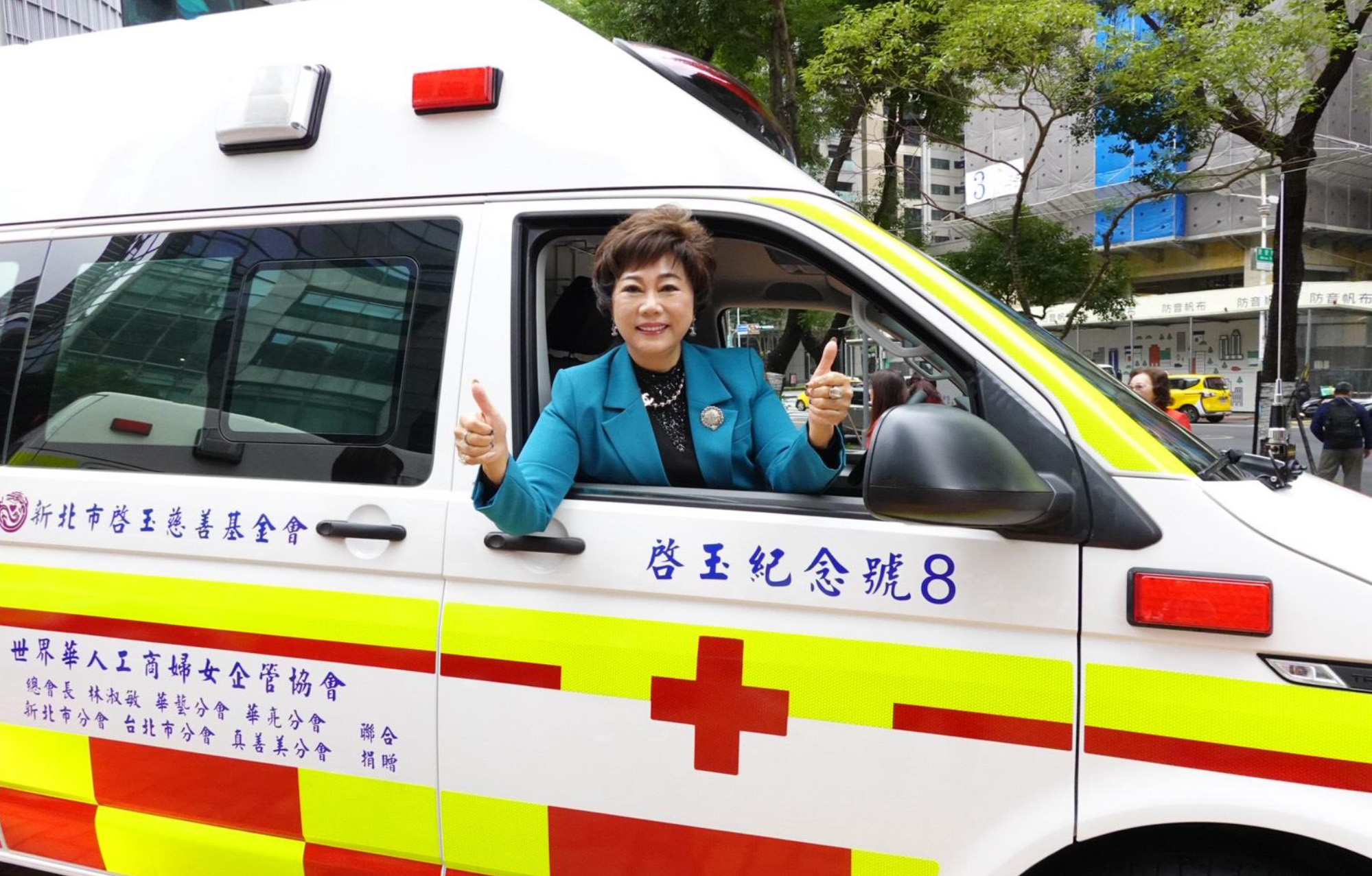 ambulance_03 ambulance_03